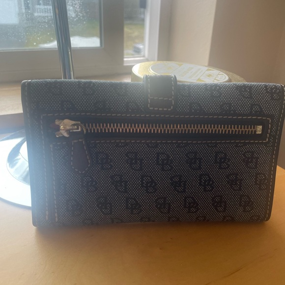 Dooney & Bourke Denim Logo Contentital Wallet - Picture 4 of 13